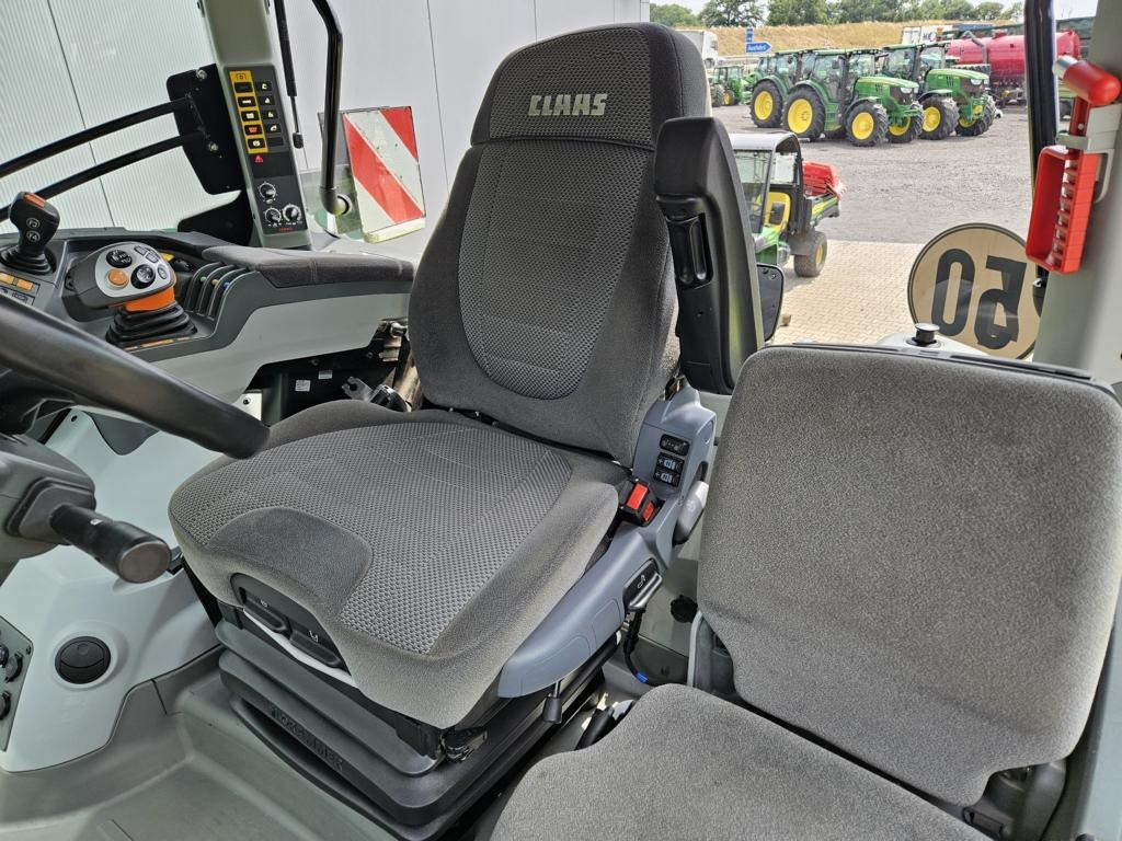 Farm tractor CLAAS AXION 810 CMATIC: picture 21