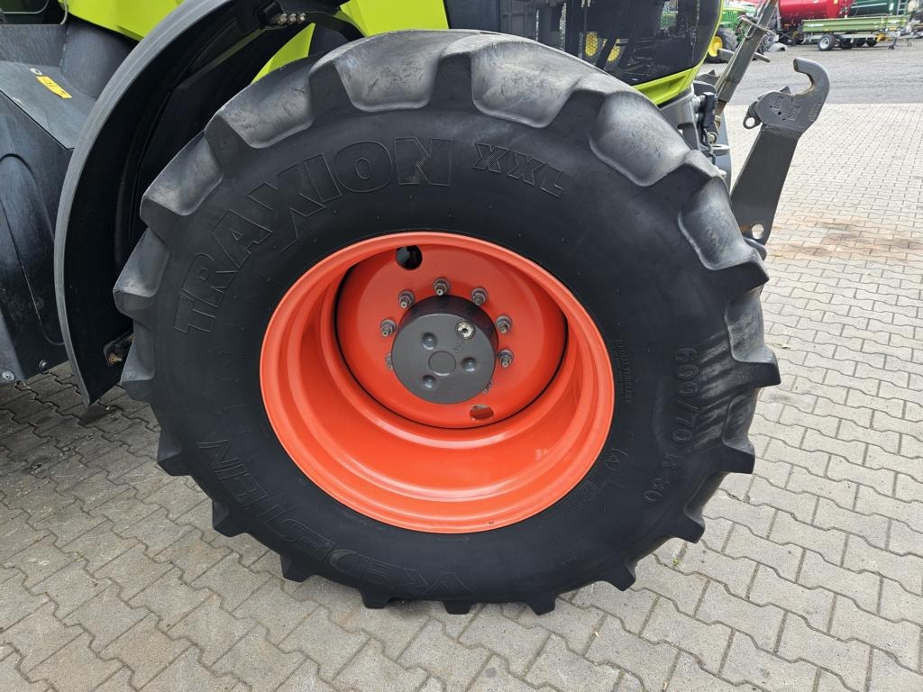 Farm tractor CLAAS AXION 810 CMATIC: picture 8
