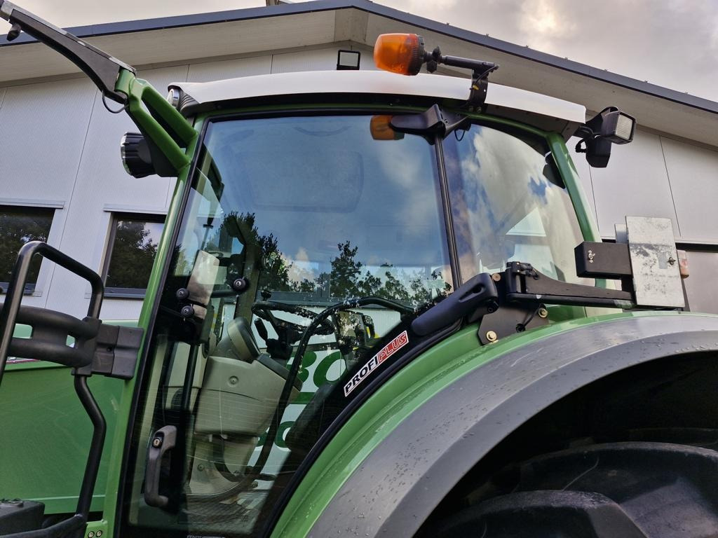Fendt 826 VARIO PROFI PLUS - Farm tractor: picture 5 Fendt 826 VARIO PROFI PLUS - Farm tractor: picture 5