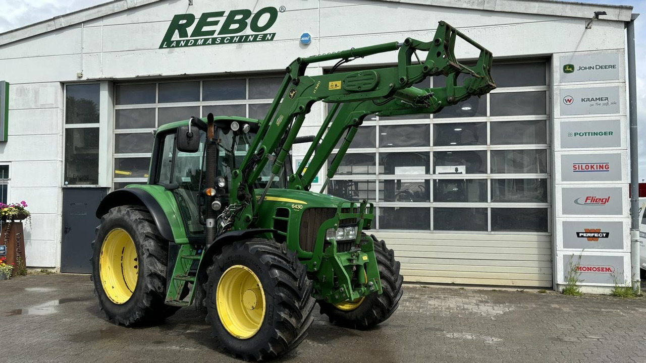 John Deere 6430 - Farm tractor: picture 1 John Deere 6430 - Farm tractor: picture 1