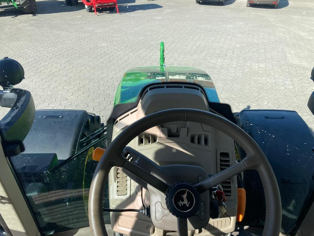John Deere 6M125 - Farm tractor: picture 4 John Deere 6M125 - Farm tractor: picture 4