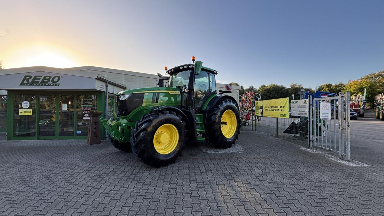 John Deere 6R250 - Farm tractor: picture 1 John Deere 6R250 - Farm tractor: picture 1
