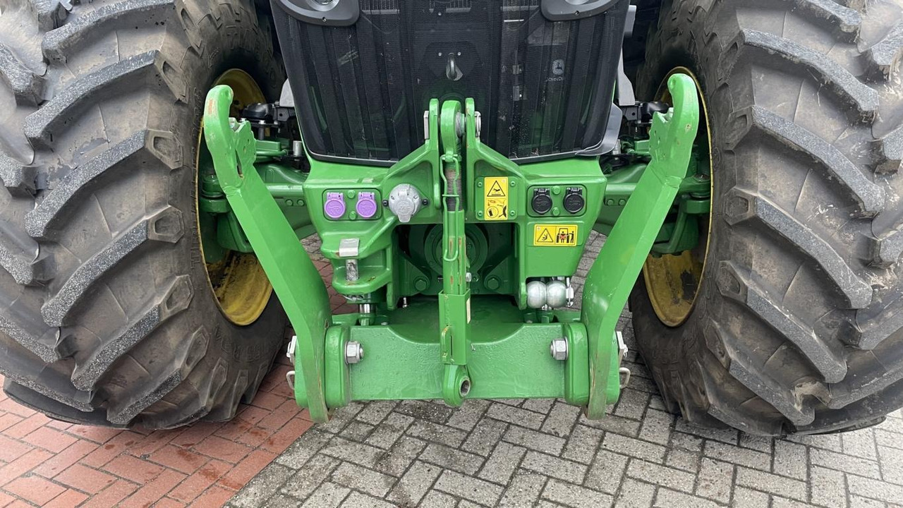 New Farm tractor John Deere TRAKTOR 7R330: picture 41