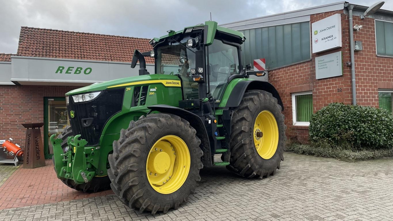 John Deere TRAKTOR 7R330 - Farm tractor: picture 1 John Deere TRAKTOR 7R330 - Farm tractor: picture 1