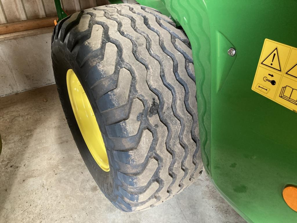 John Deere V461M - Bale wrapper: picture 3 John Deere V461M - Bale wrapper: picture 3