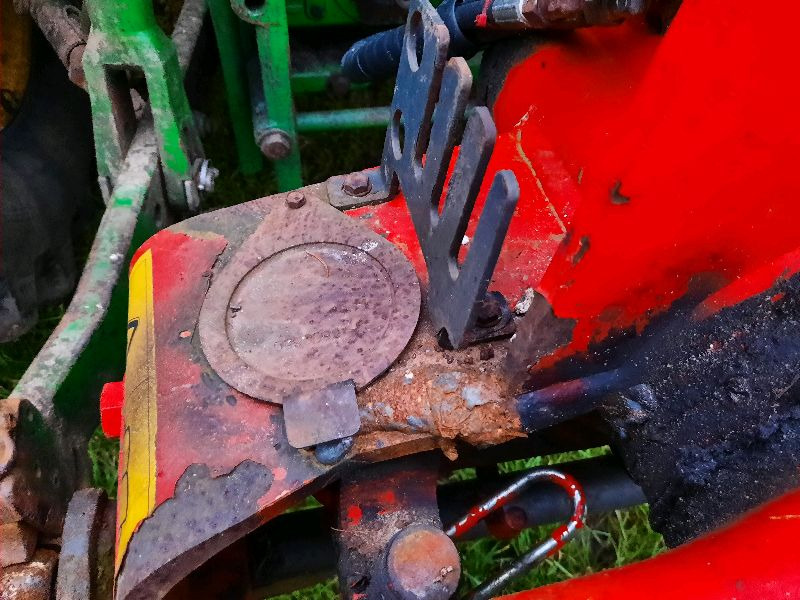 Kuhn MM1235T8010 - Plow: picture 2 Kuhn MM1235T8010 - Plow: picture 2