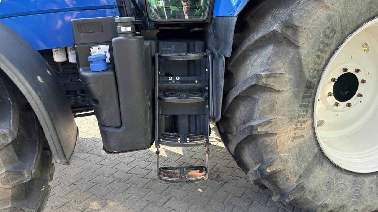 Farm tractor New Holland T 7.210: picture 32