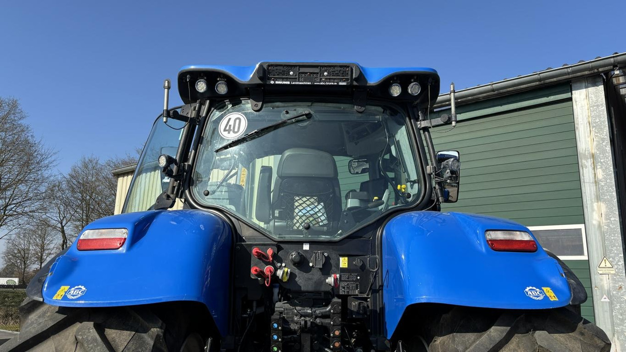 Farm tractor New Holland T 7.210: picture 21