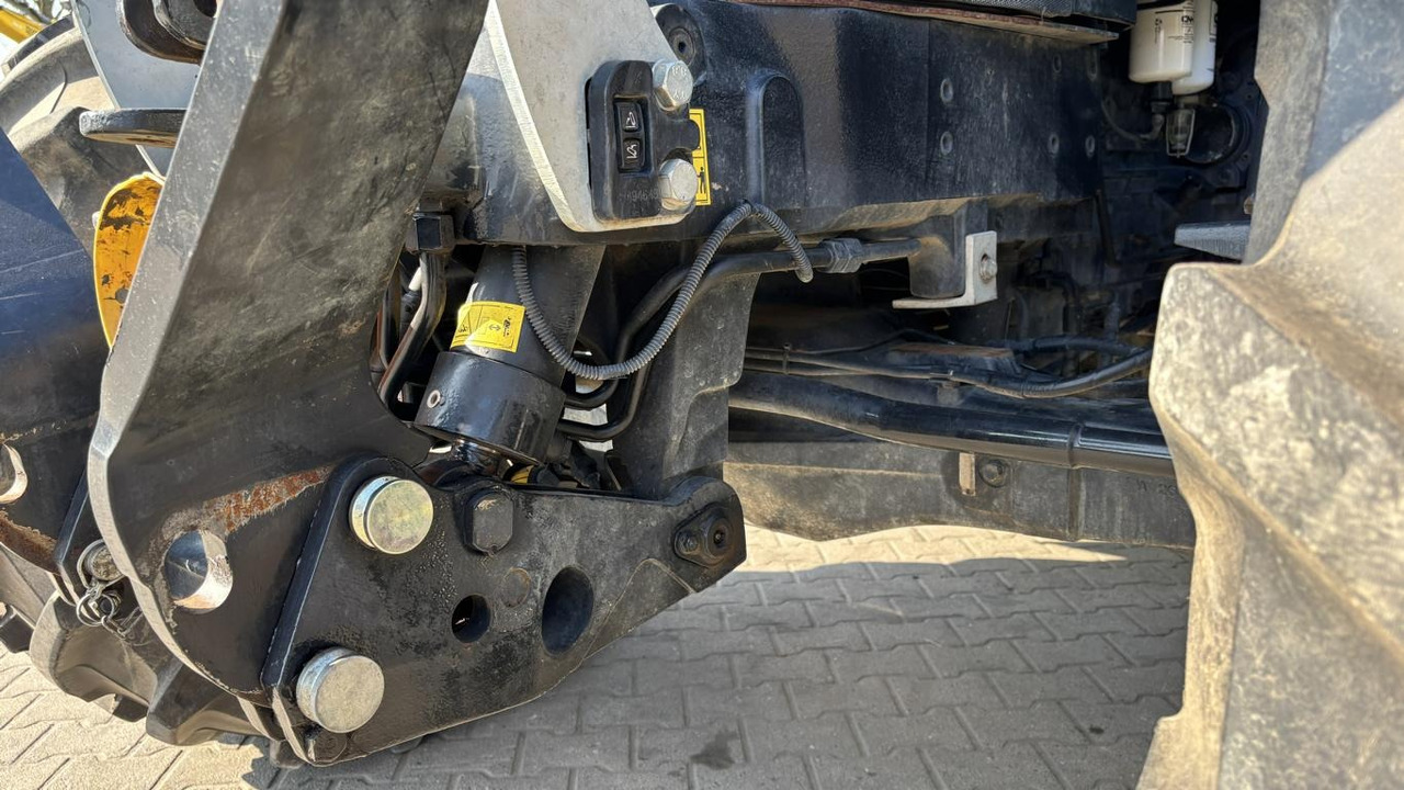 Farm tractor New Holland T 7.210: picture 37