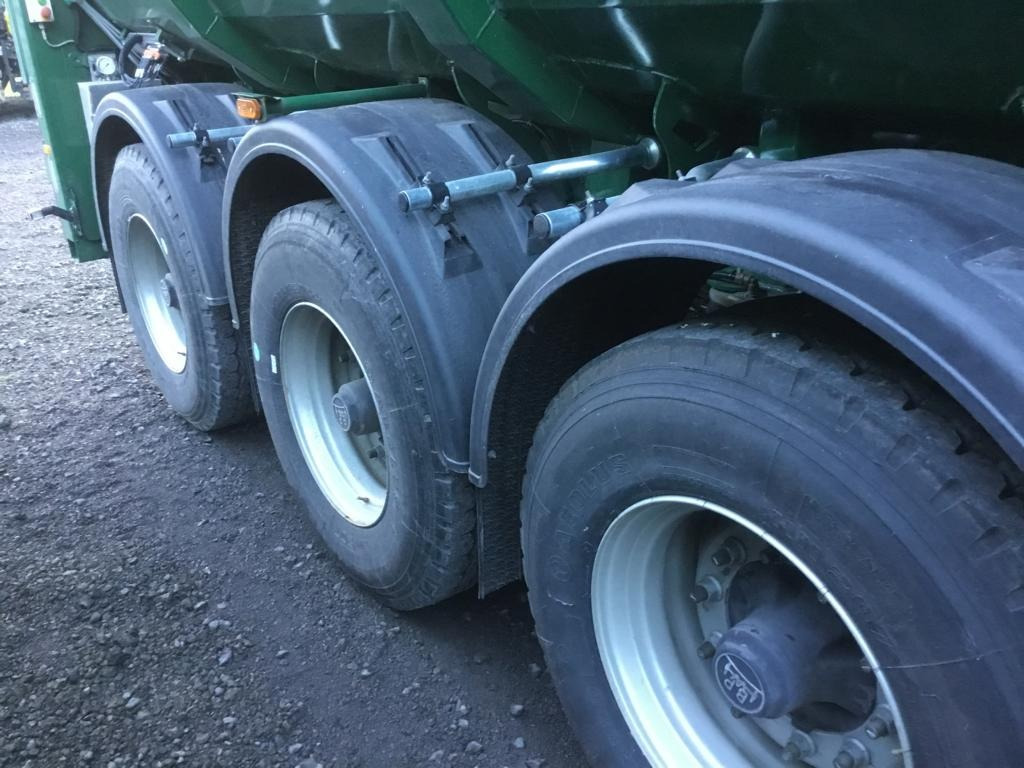 Fertilizing equipment Rhinox GÜLLEZUBRINGER LKW AUFLIEGER: picture 11