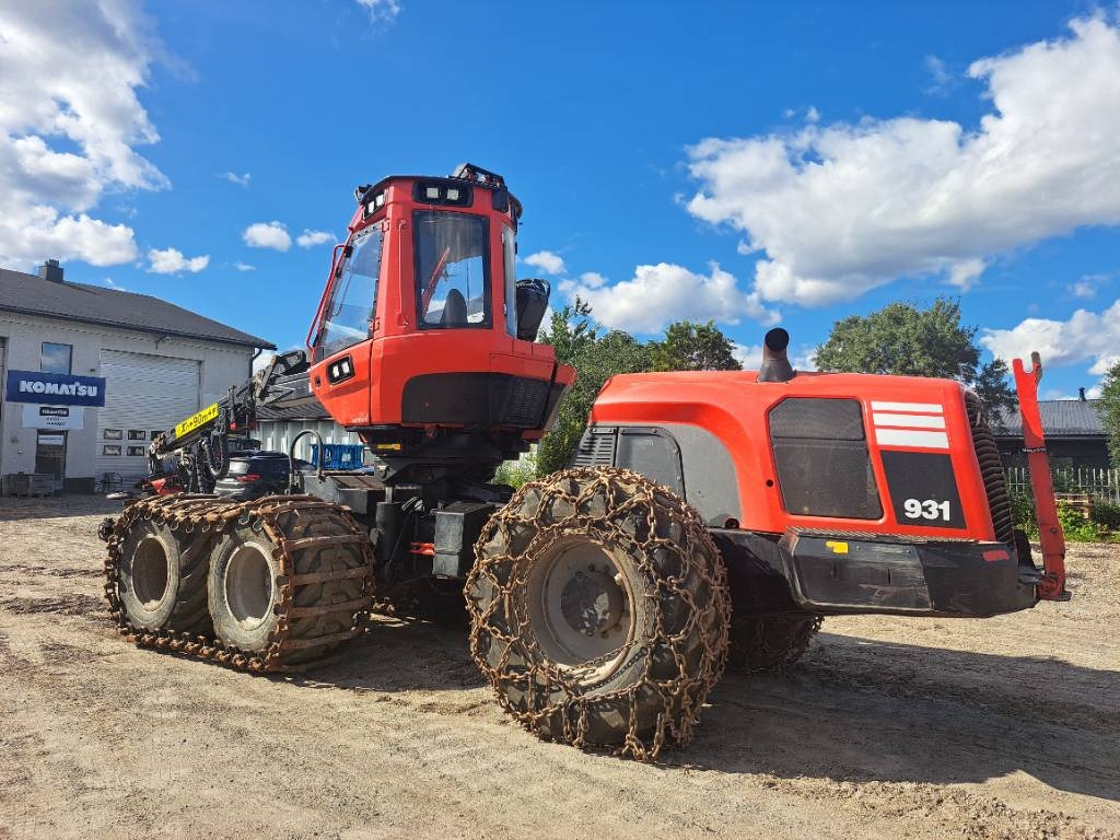 Forestry harvester Komatsu 931: picture 10