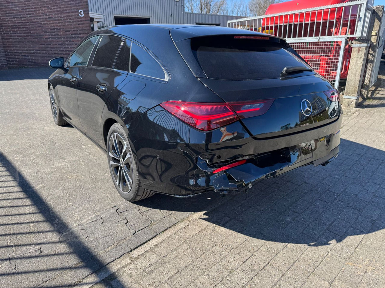 Mercedes-Benz CLA 180 Shooting Brake AUT / LED / CAMERA / NAVI - Car: picture 4 Mercedes-Benz CLA 180 Shooting Brake AUT / LED / CAMERA / NAVI - Car: picture 4