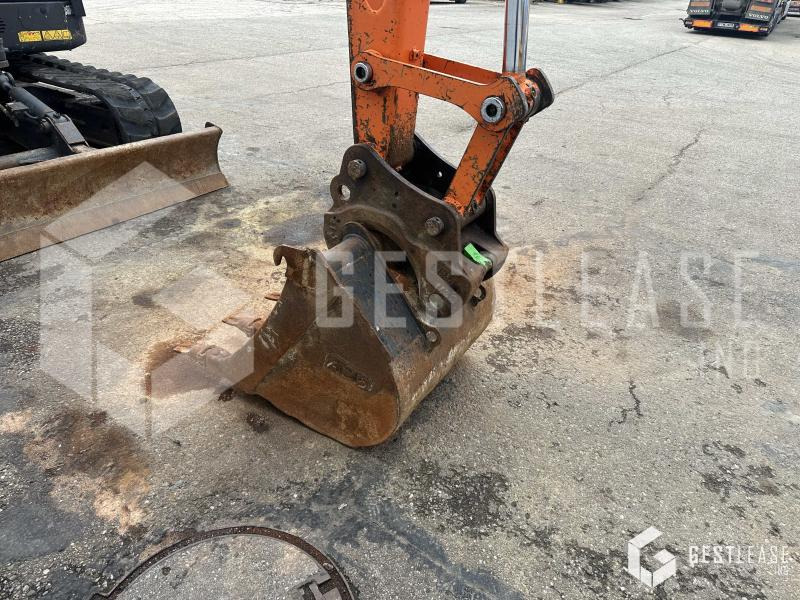 Mini excavator Doosan DX85R-3: picture 7