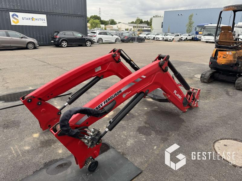 MASSEY FERGUSON FL4121 - Front loader for tractor: picture 2 MASSEY FERGUSON FL4121 - Front loader for tractor: picture 2
