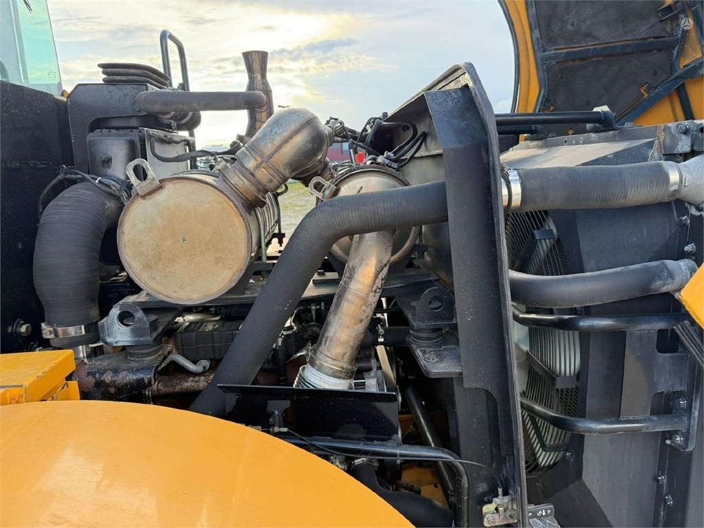 Wheel loader Hyundai HL 955: picture 17