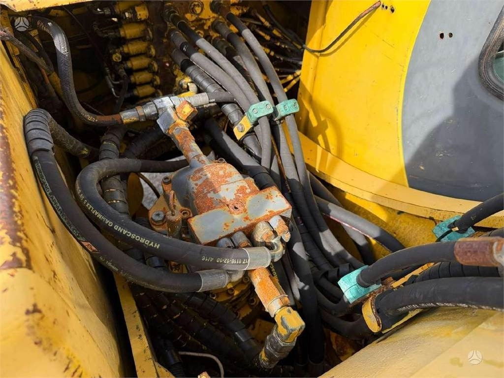 Crawler excavator Komatsu PC 180 LC-6K: picture 12