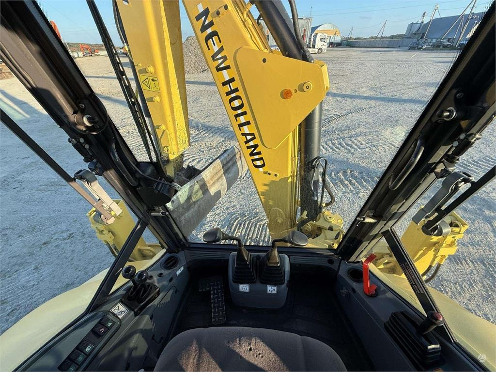Backhoe loader New Holland B 110-4PT , 2 quick couplers: picture 12