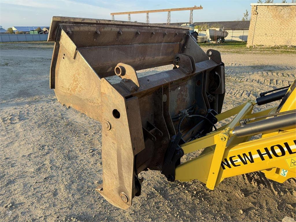 Backhoe loader New Holland B 110-4PT , 2 quick couplers: picture 13