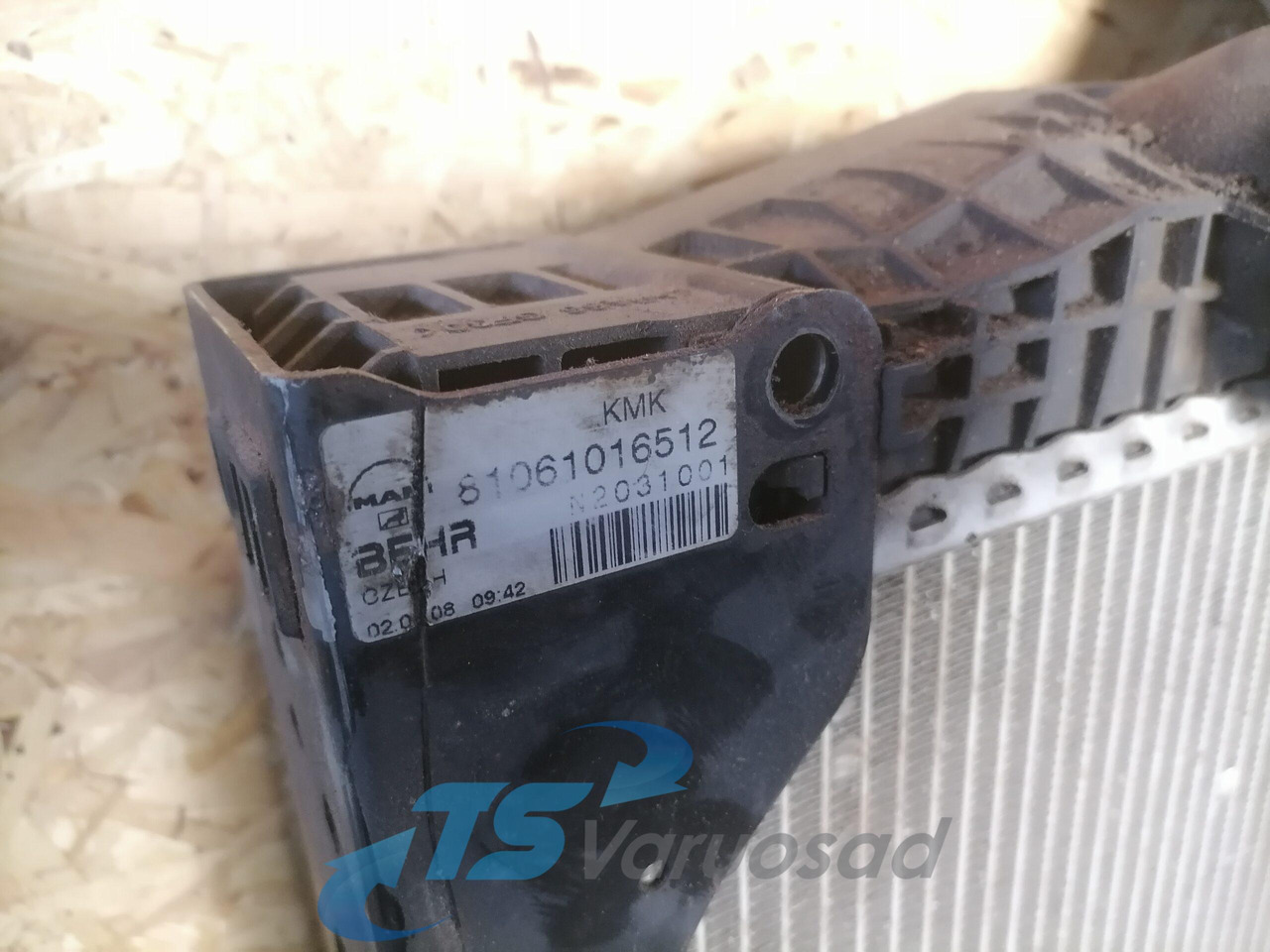 MAN Cooling radiator 81061016512 - Radiator for Truck: picture 5 MAN Cooling radiator 81061016512 - Radiator for Truck: picture 5