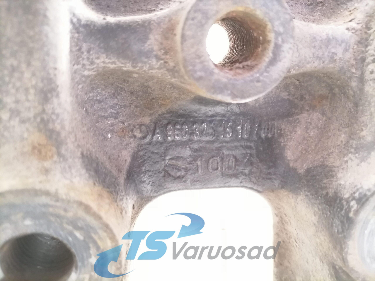 Mercedes-Benz Air spring bracket A9603251510 - Air suspension for Truck: picture 4 Mercedes-Benz Air spring bracket A9603251510 - Air suspension for Truck: picture 4