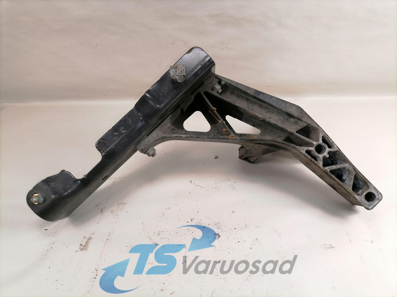 Mercedes-Benz Bummmmper bracket A9436660178 - Bumper for Truck: picture 2 Mercedes-Benz Bummmmper bracket A9436660178 - Bumper for Truck: picture 2