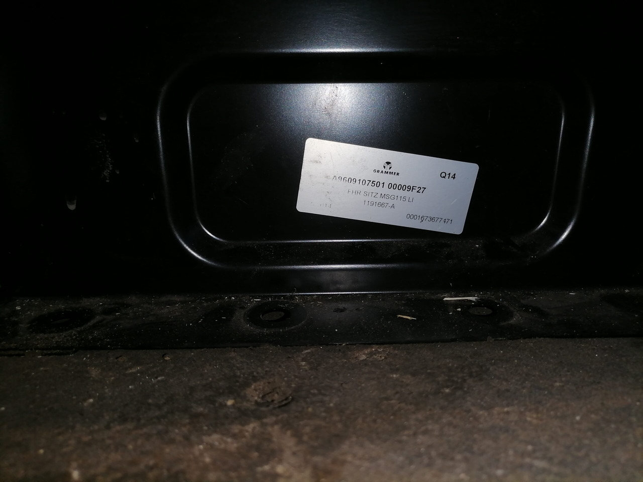 Mercedes-Benz Juhiiste A9609107501 - Seat for Truck: picture 5 Mercedes-Benz Juhiiste A9609107501 - Seat for Truck: picture 5