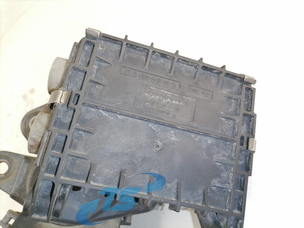 Mercedes-Benz Juhtmestiku harukarp A9305460641 - Fuse for Truck: picture 2 Mercedes-Benz Juhtmestiku harukarp A9305460641 - Fuse for Truck: picture 2