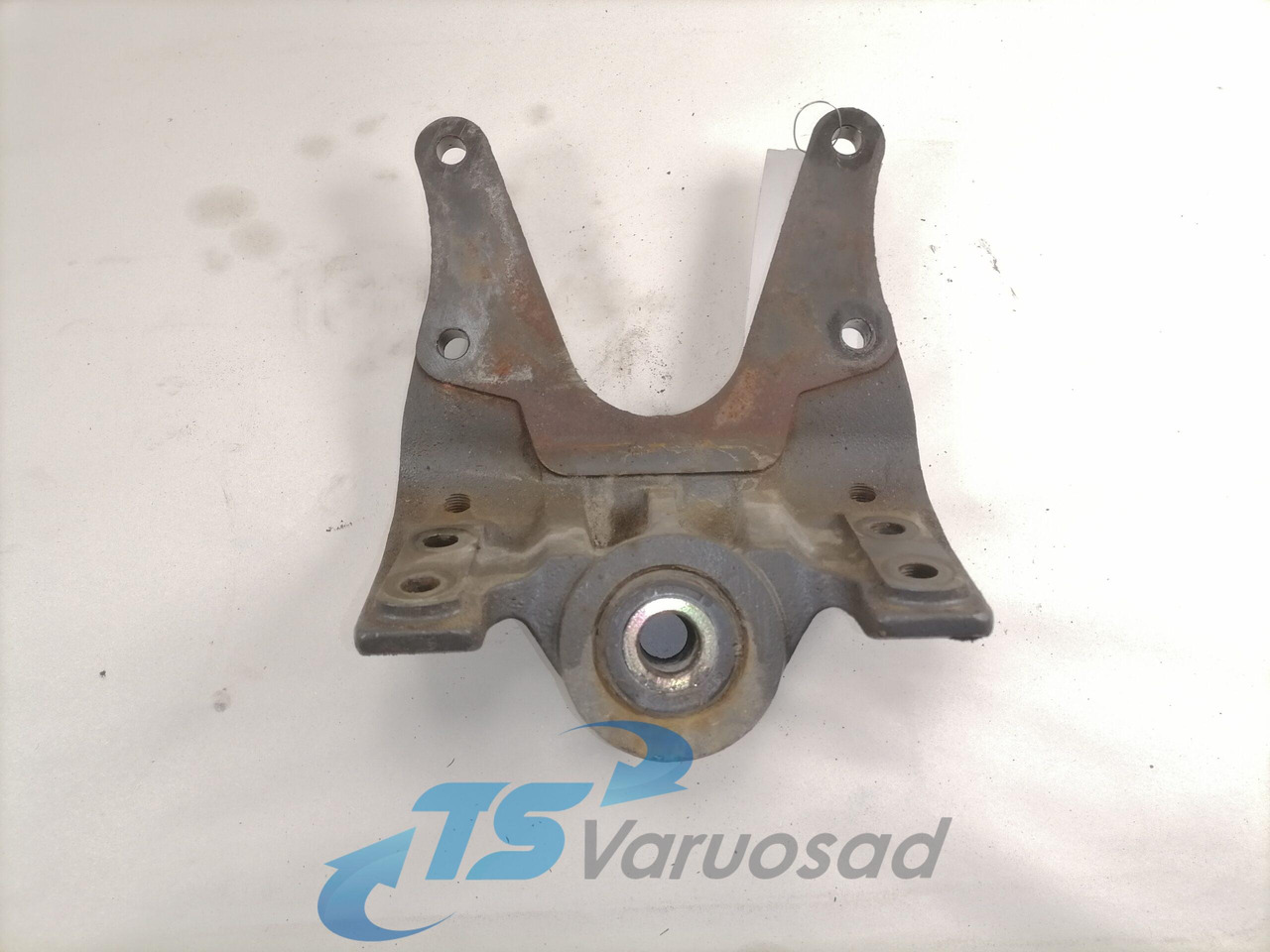Mercedes-Benz Leaf spring bracket A9413200070 - Suspension for Truck: picture 1 Mercedes-Benz Leaf spring bracket A9413200070 - Suspension for Truck: picture 1