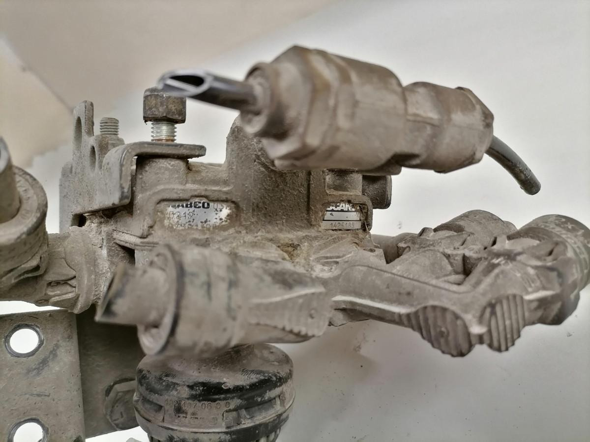 Scania Air pressure control valve 1425183 - Brake valve for Truck: picture 3 Scania Air pressure control valve 1425183 - Brake valve for Truck: picture 3