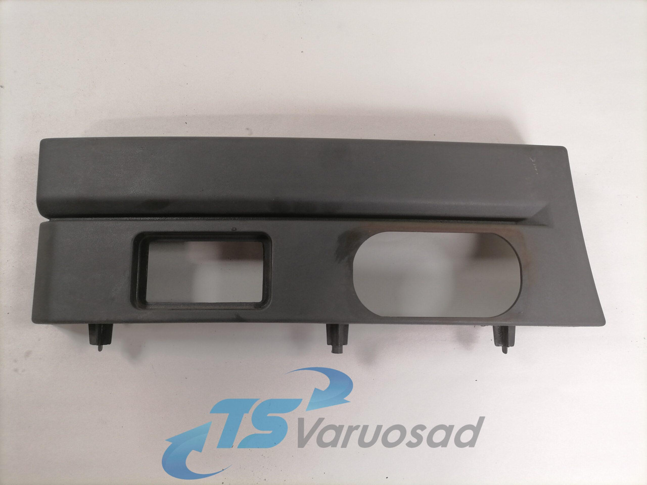 Scania Astmelaua plastik kate, keskmine parem 1501343 - Footstep for Truck: picture 1 Scania Astmelaua plastik kate, keskmine parem 1501343 - Footstep for Truck: picture 1