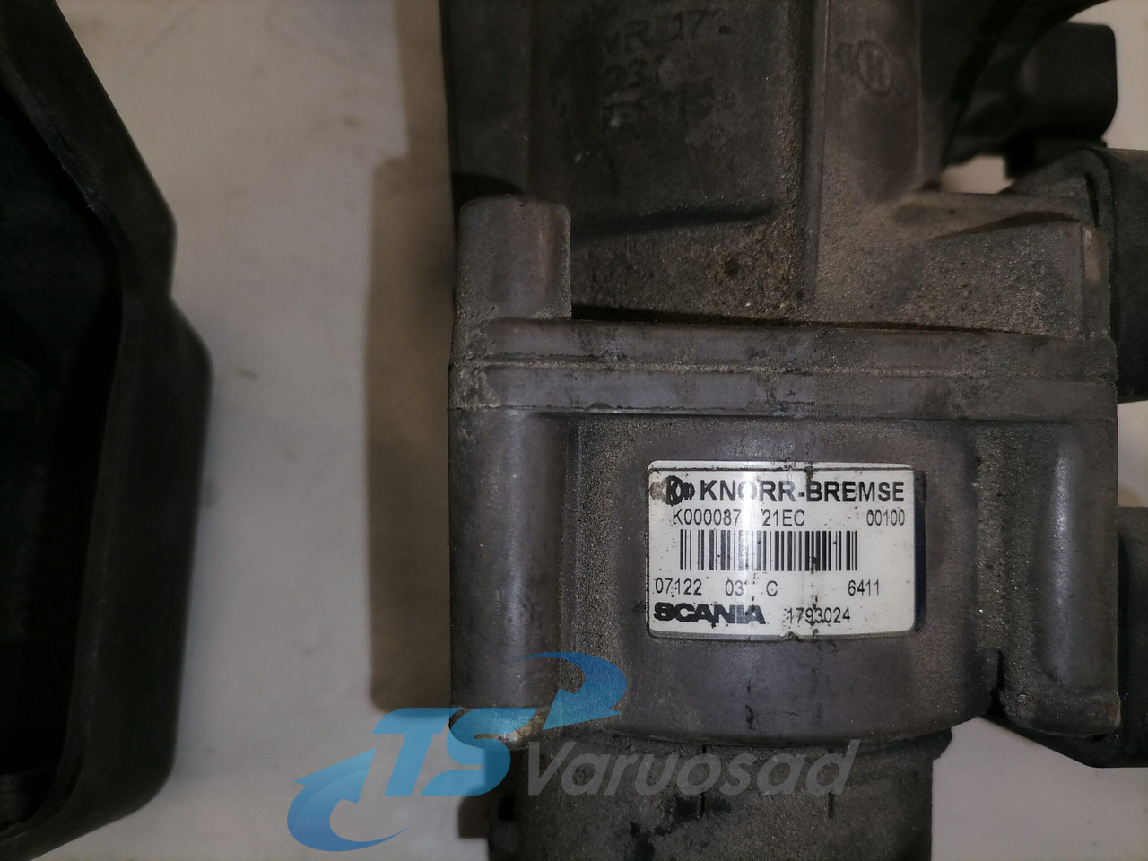 Scania Brake pressure control 1793024 - Brake valve for Truck: picture 2 Scania Brake pressure control 1793024 - Brake valve for Truck: picture 2
