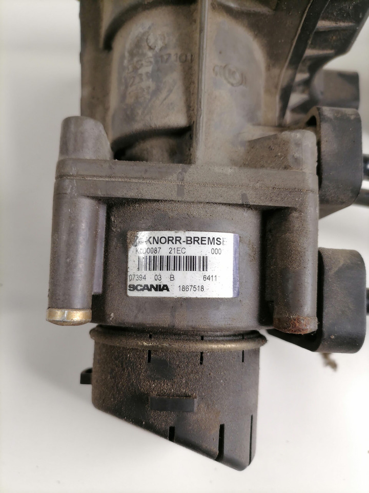Scania Brake pressure control 1867518 - Brake valve for Truck: picture 2 Scania Brake pressure control 1867518 - Brake valve for Truck: picture 2