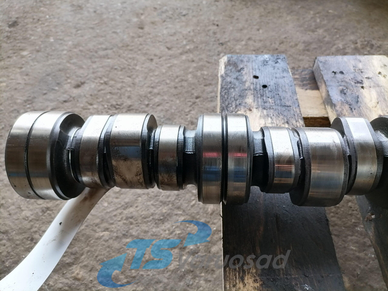 Scania Camshaft 1509917 - Camshaft for Truck: picture 3 Scania Camshaft 1509917 - Camshaft for Truck: picture 3