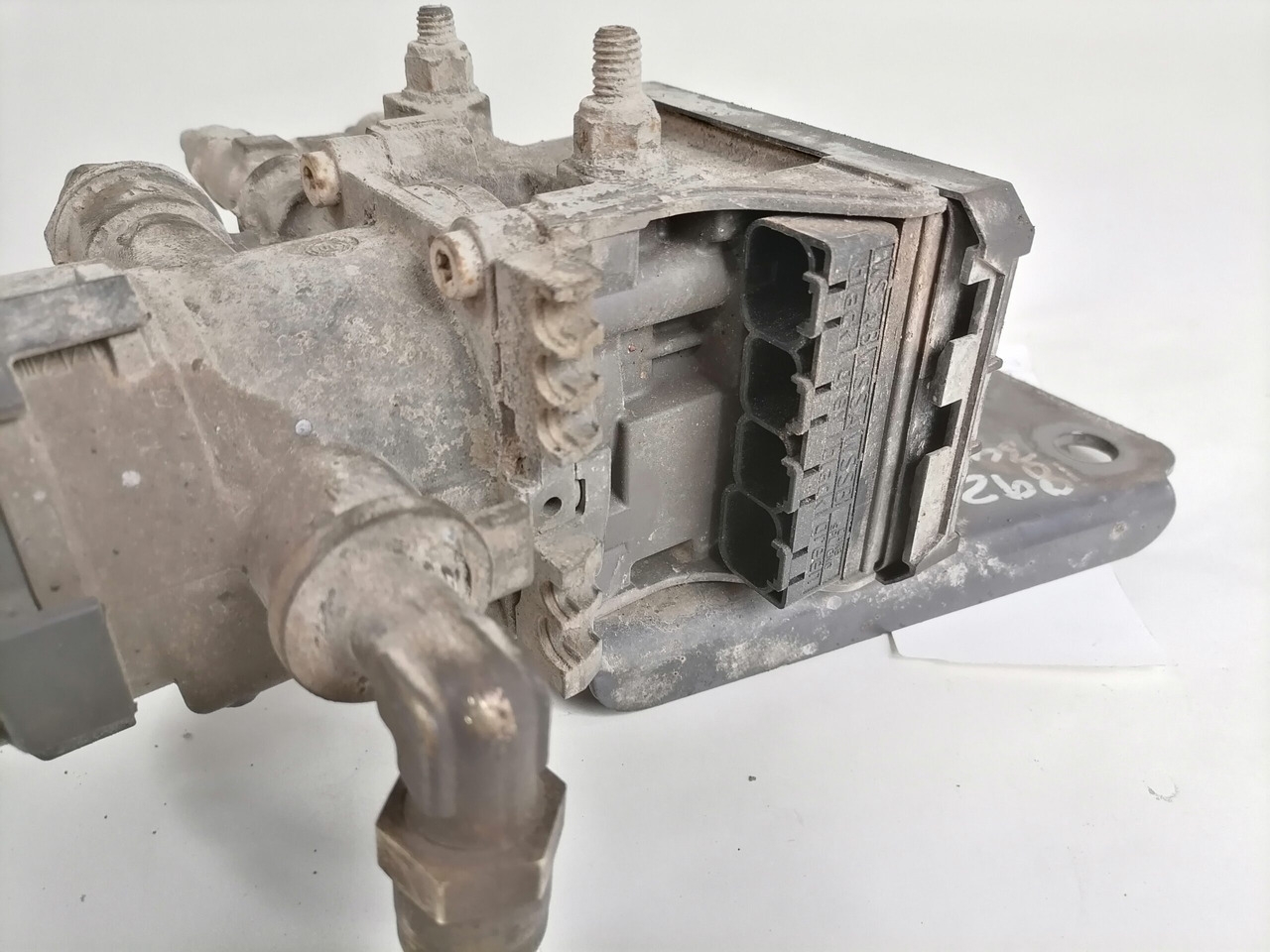 Scania EBS brake valve 1773676 - Brake valve for Truck: picture 4 Scania EBS brake valve 1773676 - Brake valve for Truck: picture 4