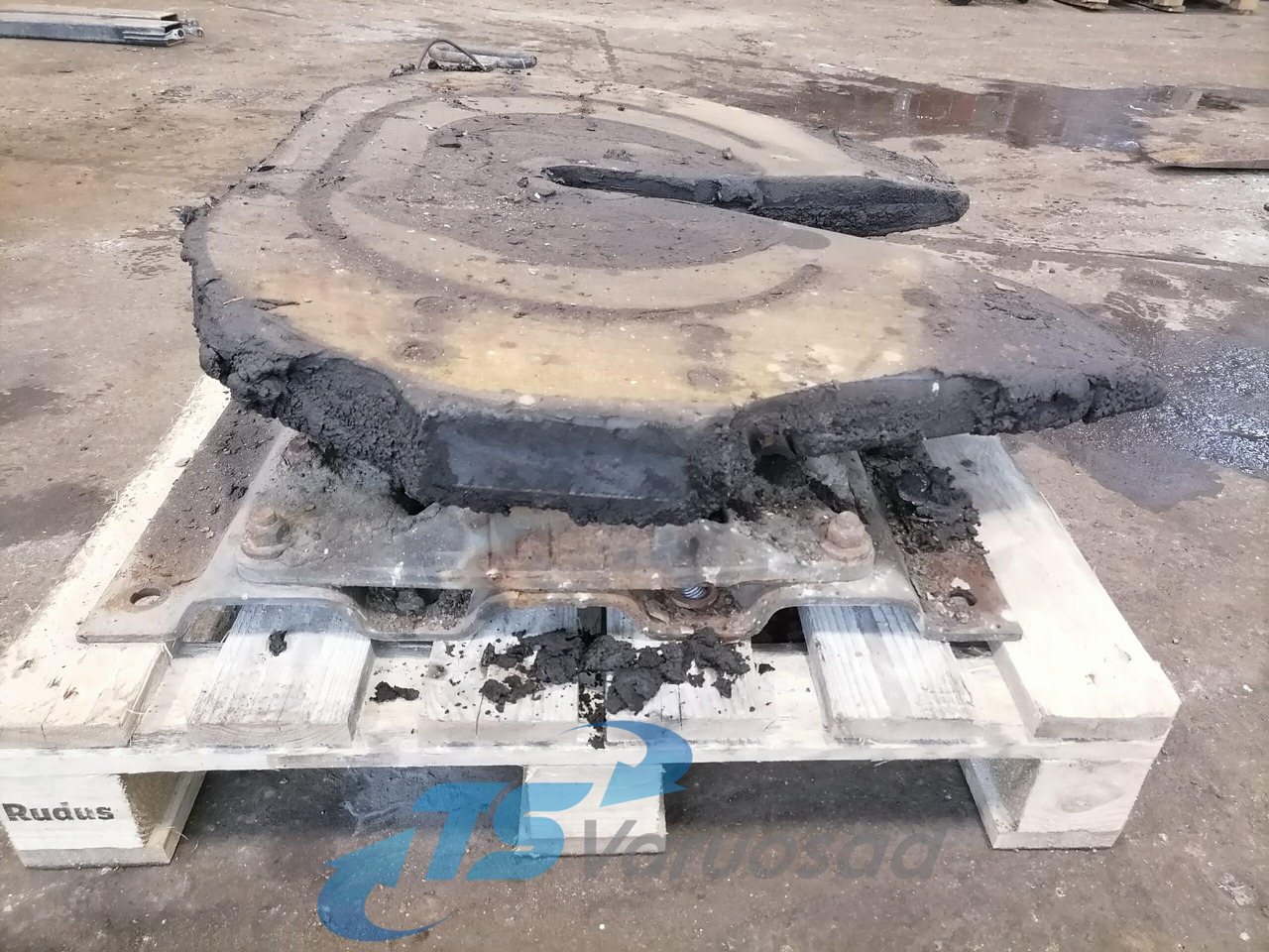 Scania Fifht wheel 1353631 - Fifth wheel coupling for Truck: picture 2 Scania Fifht wheel 1353631 - Fifth wheel coupling for Truck: picture 2