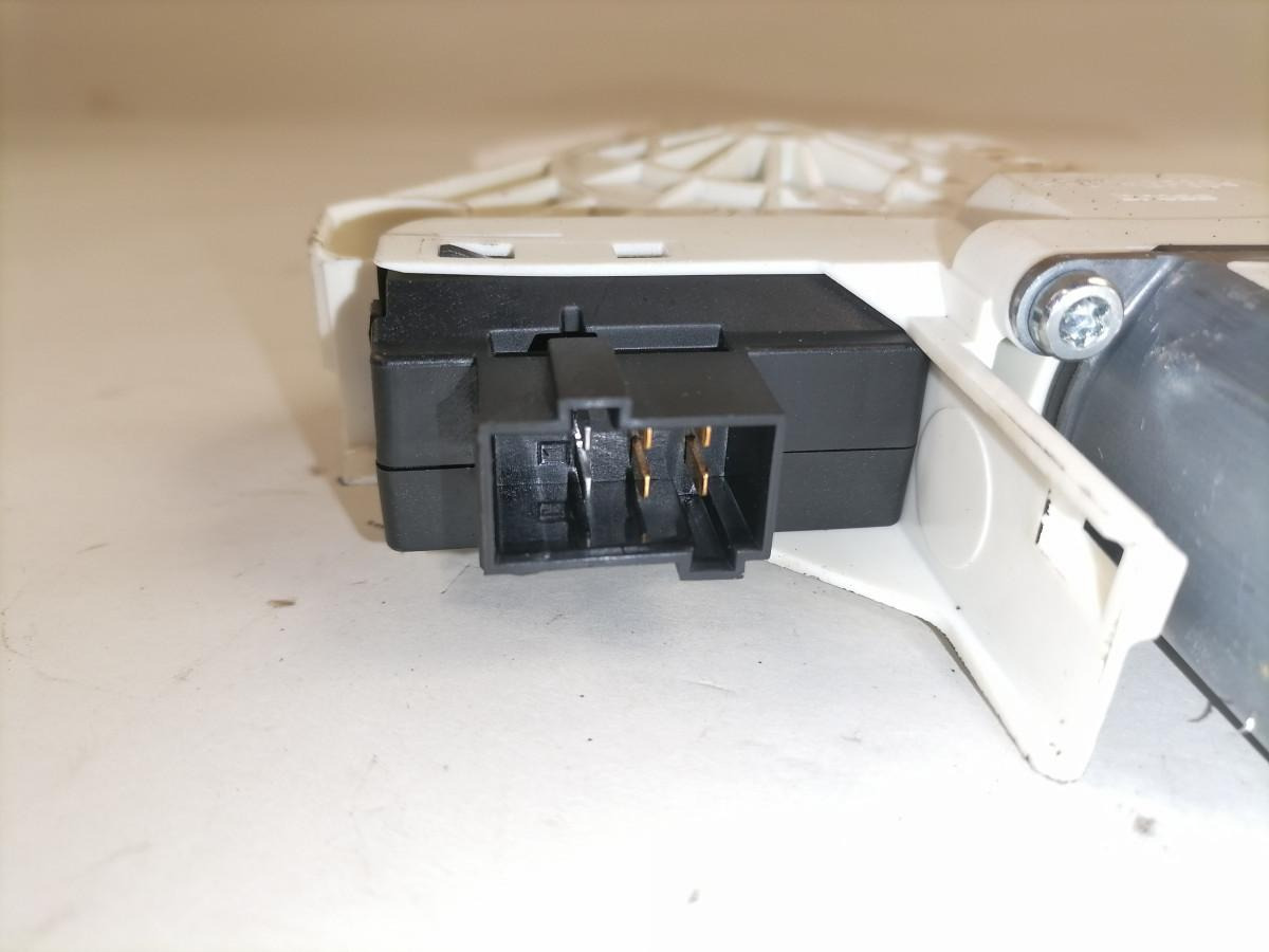 Scania Glass lift 2076265 - Window and parts for Truck: picture 2 Scania Glass lift 2076265 - Window and parts for Truck: picture 2