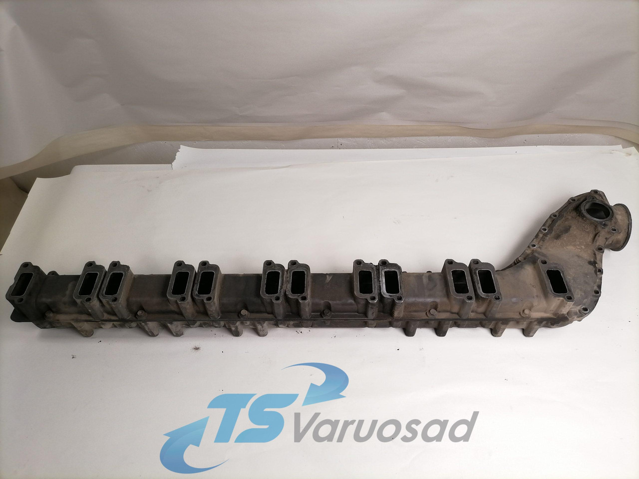 Scania Intake mainfold 1493717 - Intake manifold for Truck: picture 2 Scania Intake mainfold 1493717 - Intake manifold for Truck: picture 2
