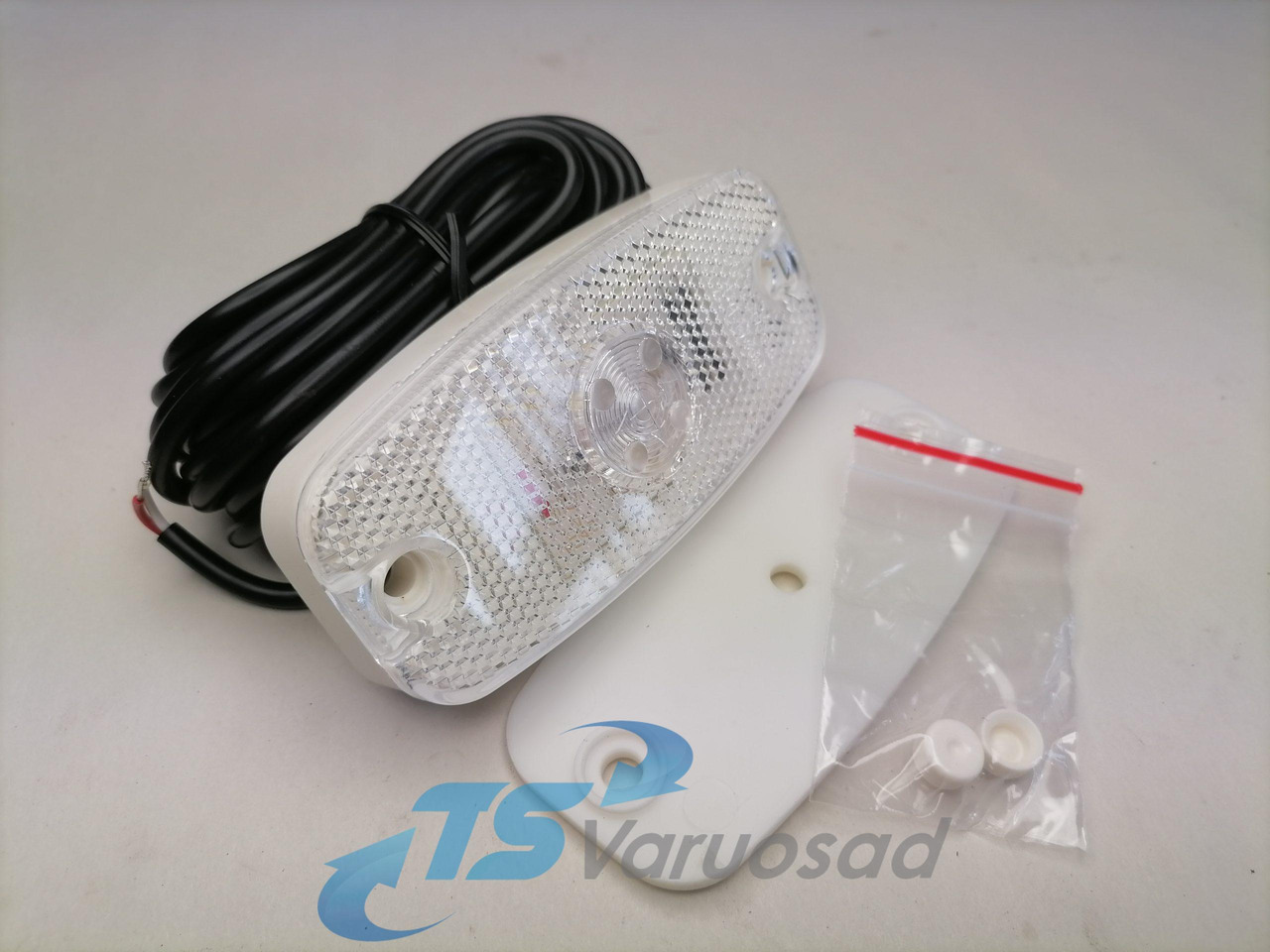 Scania Spot light 12345 - Lights/ Lighting for Truck: picture 1 Scania Spot light 12345 - Lights/ Lighting for Truck: picture 1
