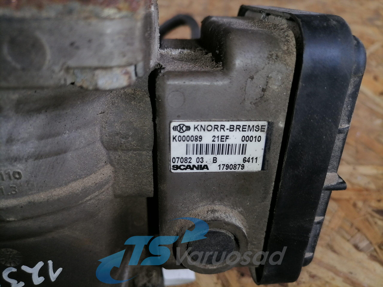 Scania Trailer brake pressure control 1790879 - Brake valve for Truck: picture 3 Scania Trailer brake pressure control 1790879 - Brake valve for Truck: picture 3