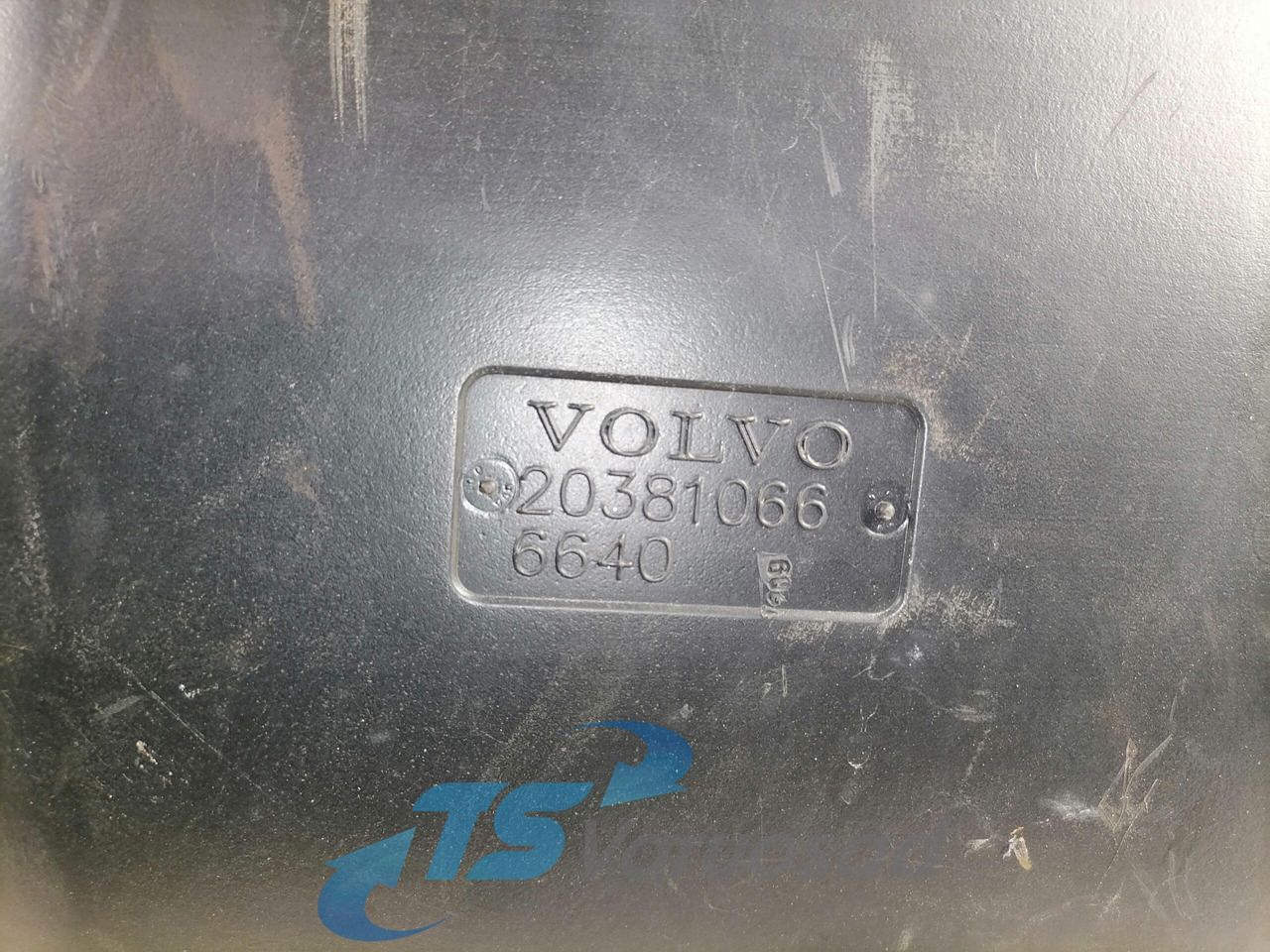 Volvo Air filter housing 20381066 - Air intake system for Truck: picture 2 Volvo Air filter housing 20381066 - Air intake system for Truck: picture 2