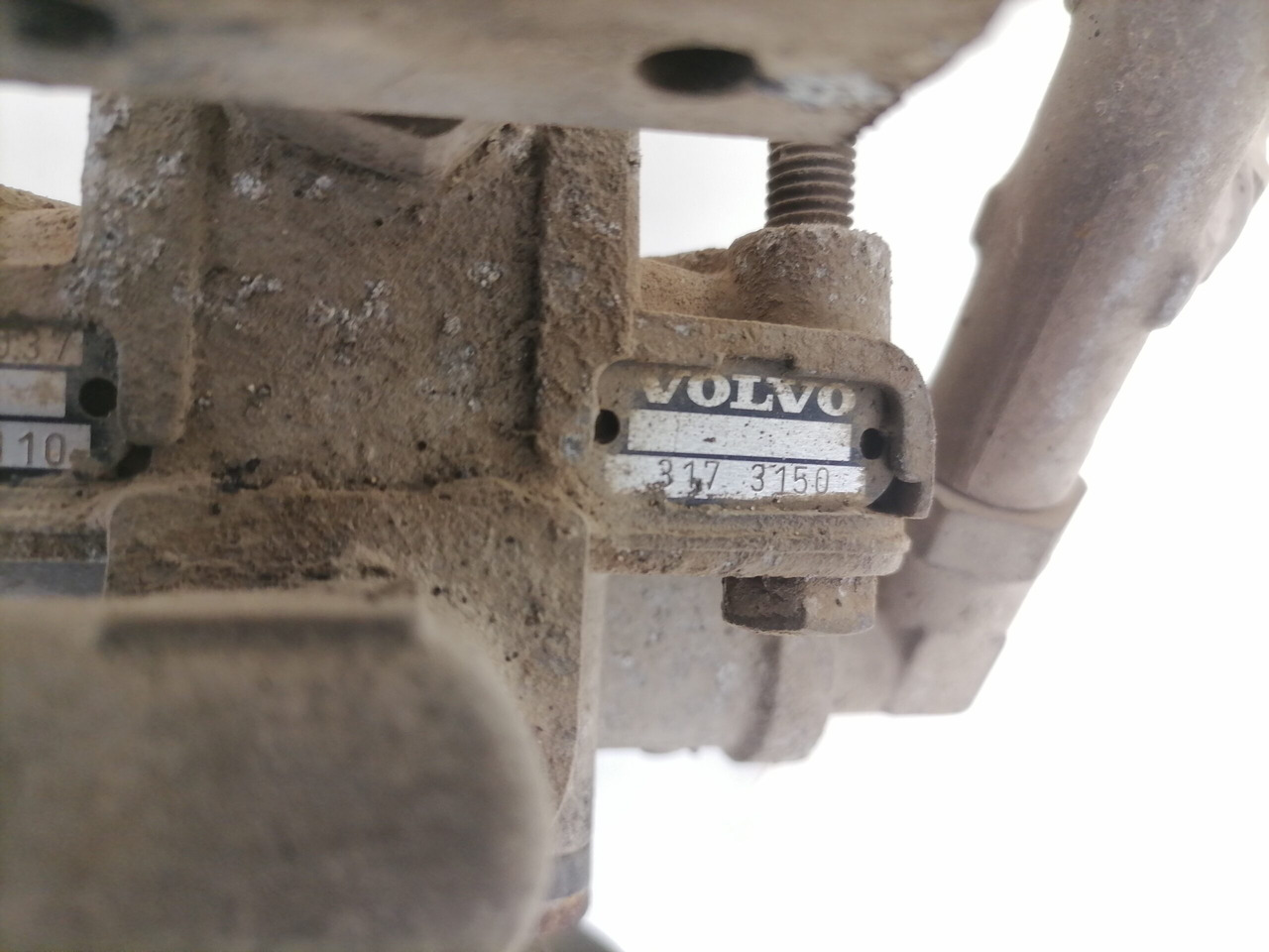 Volvo Air pressure control valve 3173150 - Brake valve for Truck: picture 4 Volvo Air pressure control valve 3173150 - Brake valve for Truck: picture 4