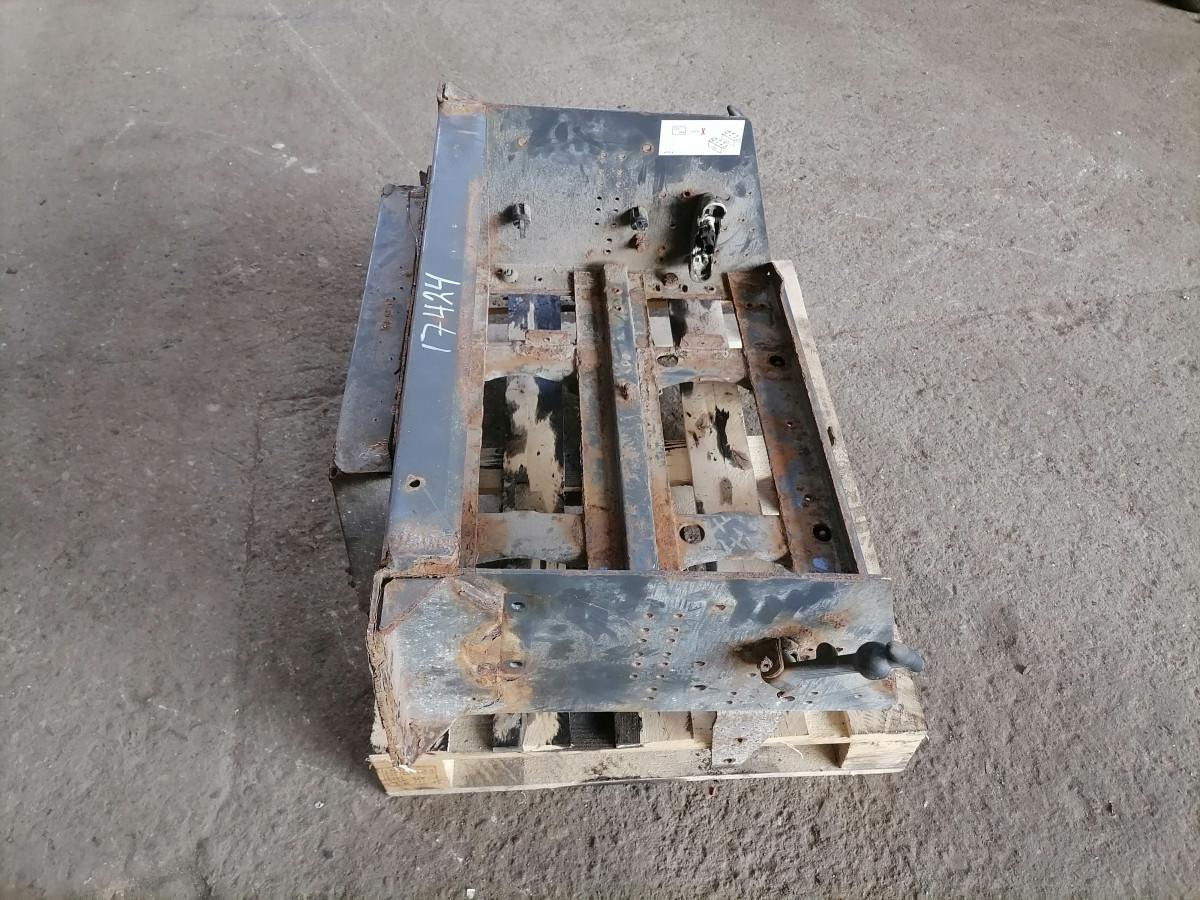 Volvo Battery box 82242298 - Battery for Truck: picture 3 Volvo Battery box 82242298 - Battery for Truck: picture 3
