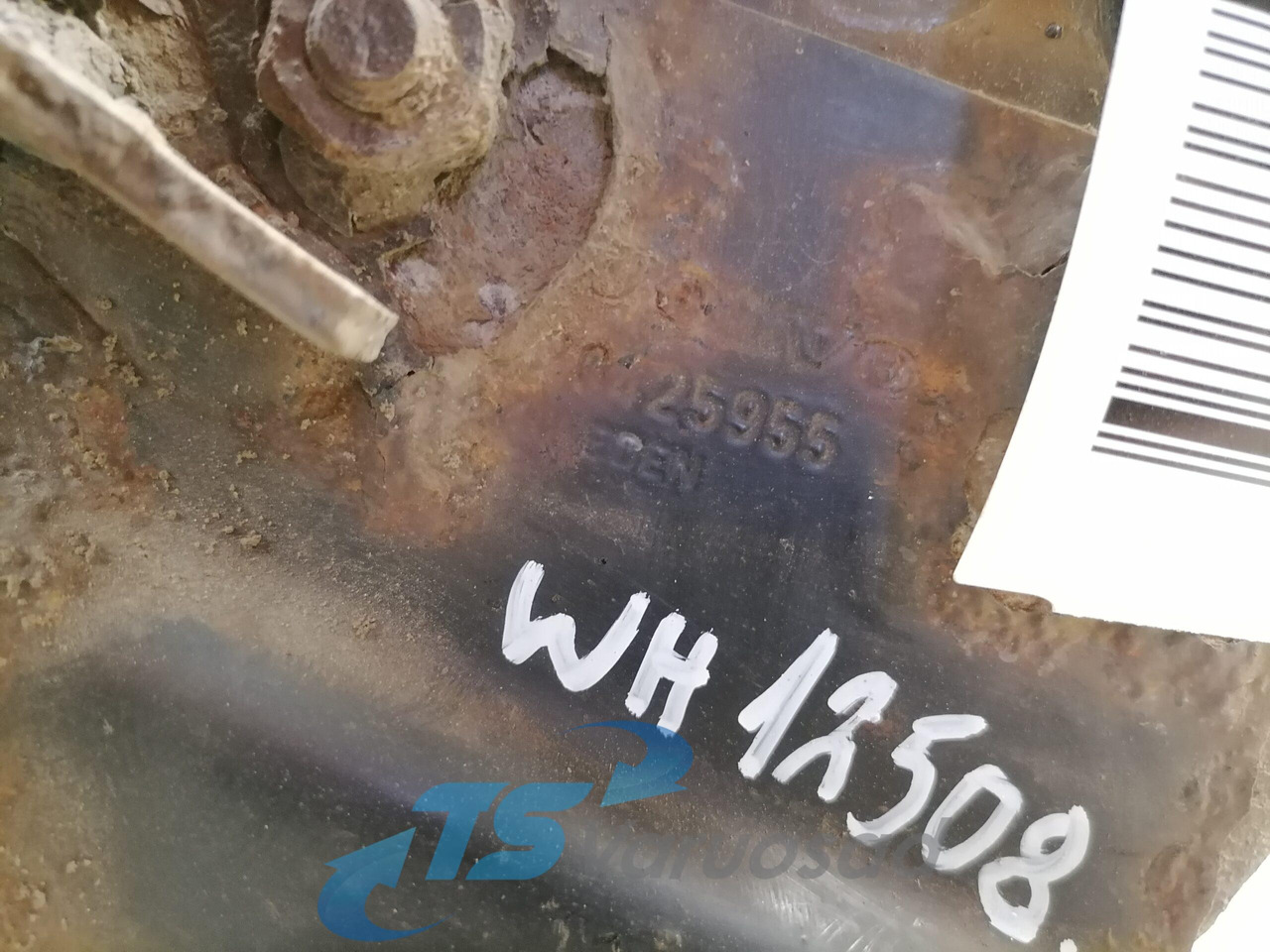 Volvo Bumper bracket 20499241 - Bumper for Truck: picture 4 Volvo Bumper bracket 20499241 - Bumper for Truck: picture 4