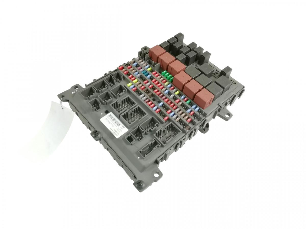 Volvo Central electric unit 22009557 - Fuse for Truck: picture 1 Volvo Central electric unit 22009557 - Fuse for Truck: picture 1