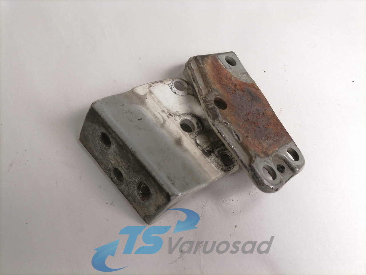 Volvo Door hinge 20372038 - Door and parts for Truck: picture 4 Volvo Door hinge 20372038 - Door and parts for Truck: picture 4