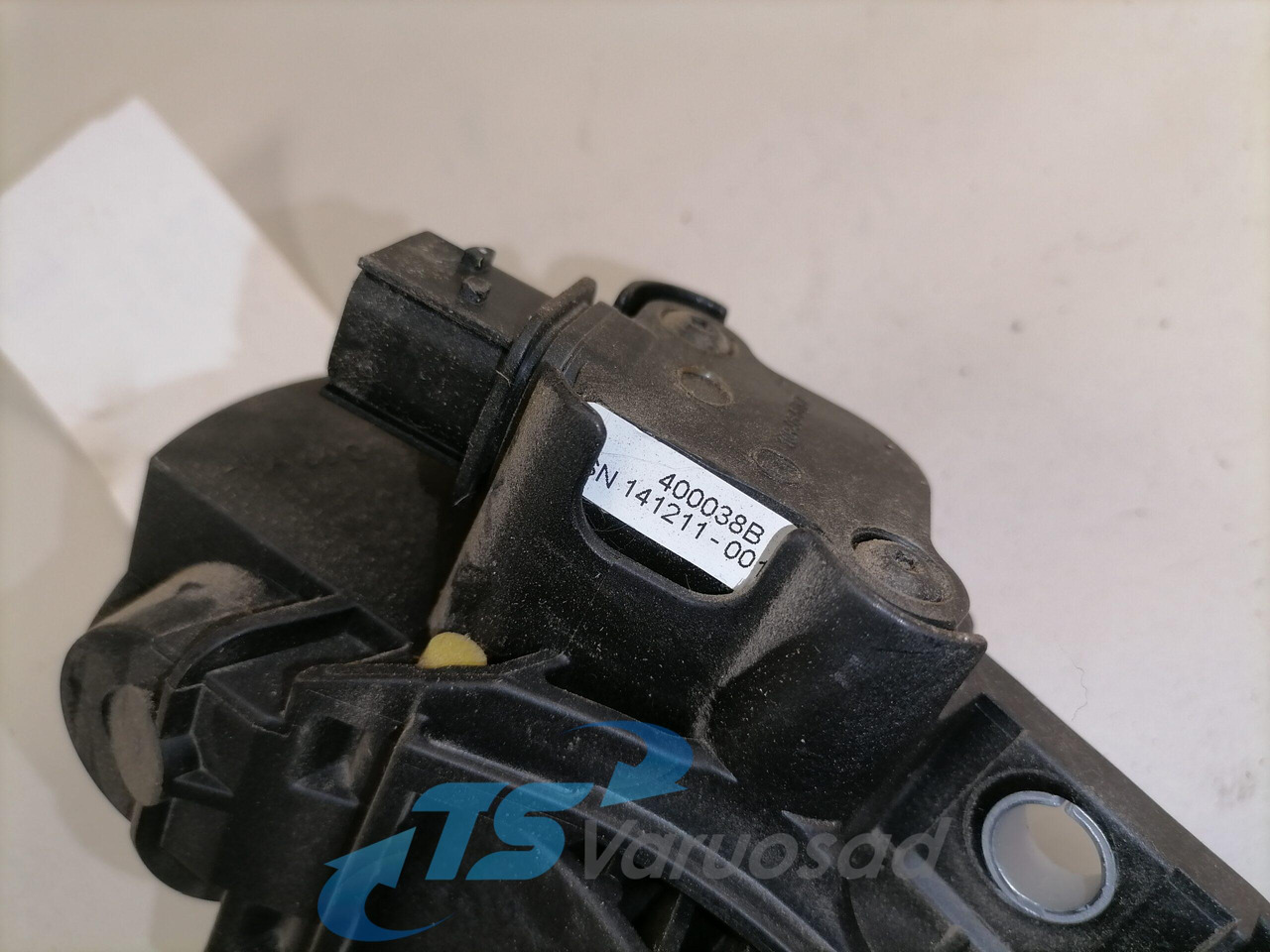 Volvo Gaasipedaal reostaadiga 84541221 - Fuel system for Truck: picture 4 Volvo Gaasipedaal reostaadiga 84541221 - Fuel system for Truck: picture 4