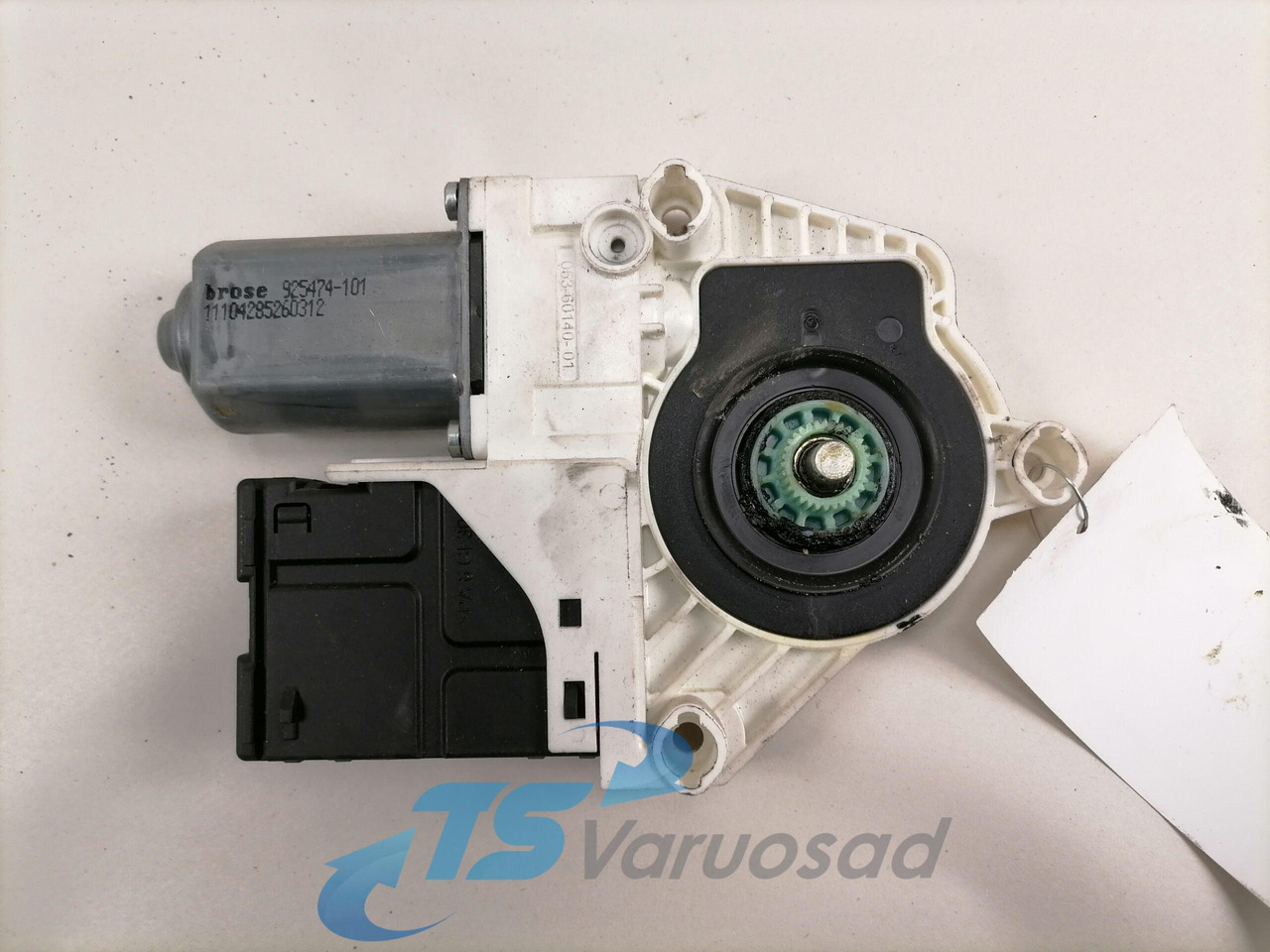 Volvo Glass lift 84062947 - Window and parts for Truck: picture 2 Volvo Glass lift 84062947 - Window and parts for Truck: picture 2