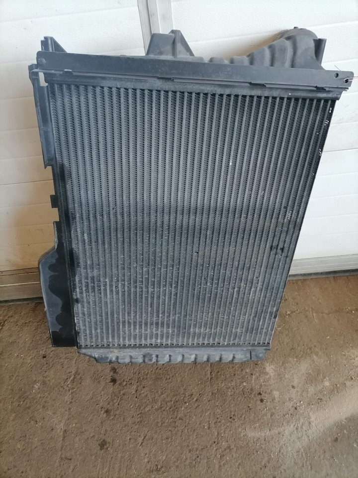 Volvo Intercooler radiator 20735696 - Intercooler for Truck: picture 2 Volvo Intercooler radiator 20735696 - Intercooler for Truck: picture 2