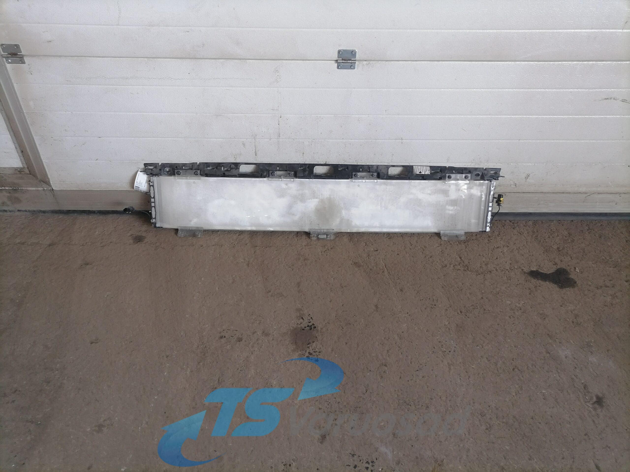 Volvo Kabiini reklaamvalgusti 82098413 - Lights/ Lighting for Truck: picture 1 Volvo Kabiini reklaamvalgusti 82098413 - Lights/ Lighting for Truck: picture 1