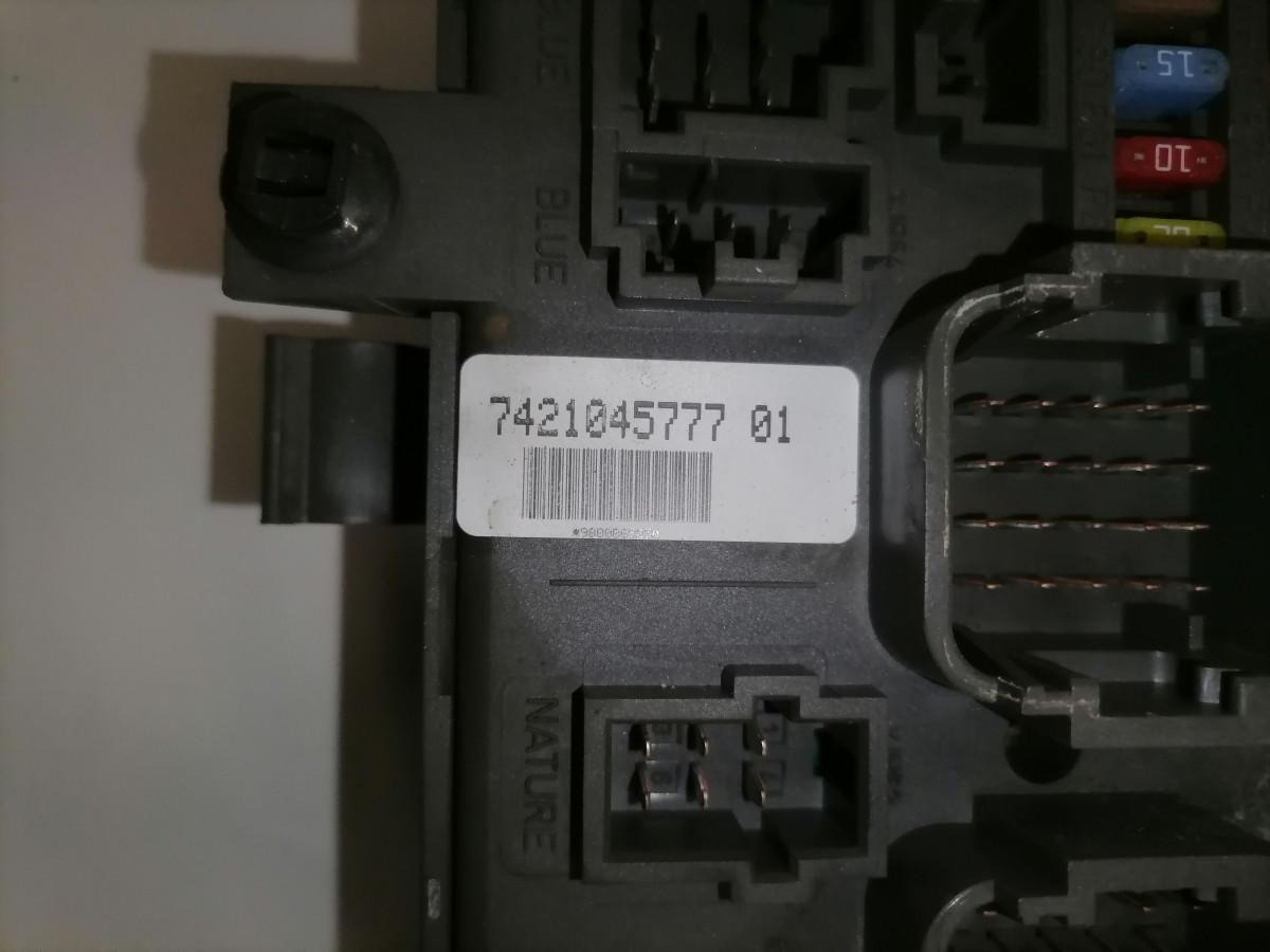 Volvo Kaitsmepaneel 7421045777 - Fuse for Truck: picture 5 Volvo Kaitsmepaneel 7421045777 - Fuse for Truck: picture 5